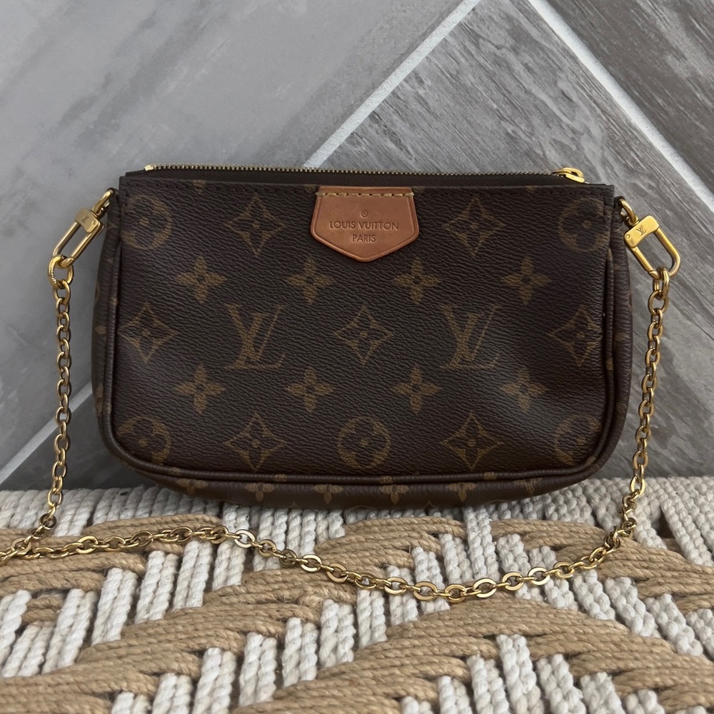 Louis Vuitton Small Pochette